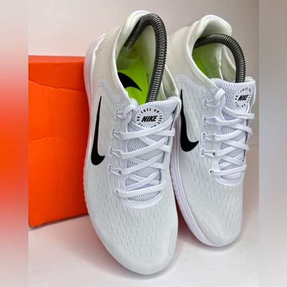Nike Womens Free RN 2018 White/Black Running Shoes Sz 9 New with Box! 942837-100 - Picture 9 of 16